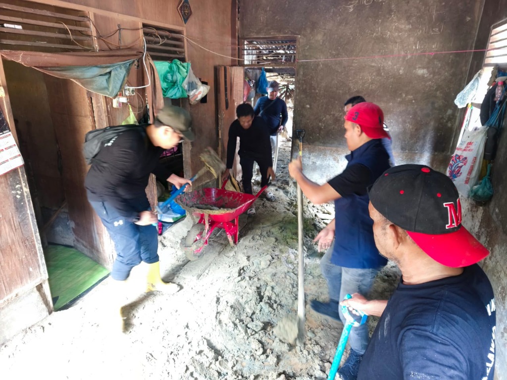 Pascabanjir, Wali Kota Lhokseumawe Terjunkan Tim Pembersih Rumah Miskin