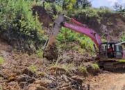 Dua Excavator Dikerahkan Ke Ruas Bintang–Simpang Kraft