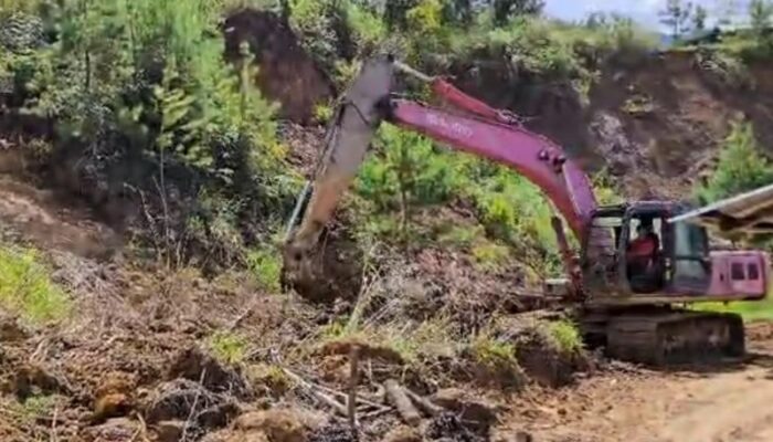 Dua Excavator Dikerahkan Ke Ruas Bintang–Simpang Kraft