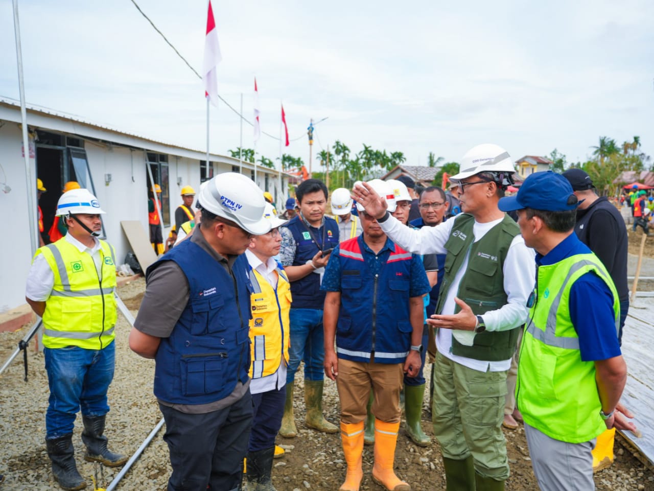 Danantara Dan BP BUMN Tinjau Huntara Di Aceh Tamiang, Pastikan Hunian Layak