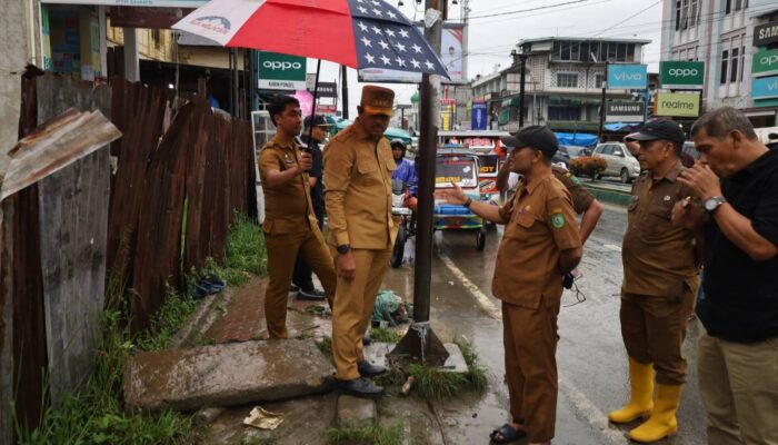 26 Tahun Masalah, Bupati Madina Tinjau Drainase Tersumbat Pasar Lama Panyabungan