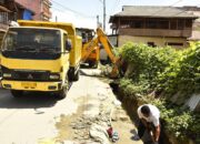 Pemkab Madina Turunkan Alat Berat Perbaiki Drainase Di Pasar Lama