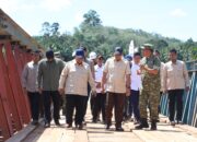 Tinjau Jembatan Bailey Di Garoga, Presiden RI Apresiasi Pengabdian Aparat Di Lapangan