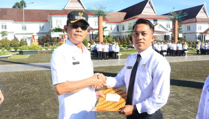 Bupati Gus Irawan Serahkan SK P3K Paruh Waktu Kepada 190 ASN Tapsel