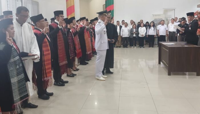 Bupati Oloan Lantik 59 Pejabat ASN