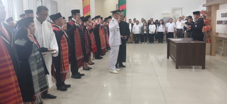 Bupati Oloan Lantik 59 Pejabat ASN