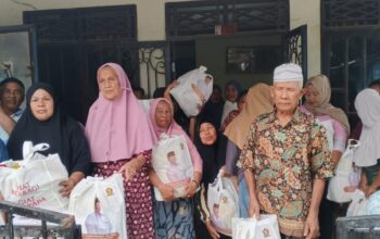 Wakil Ketua Komisi XIII DPR RI H. Sugiat Santoso Bantu Korban Banjir Di Besitang