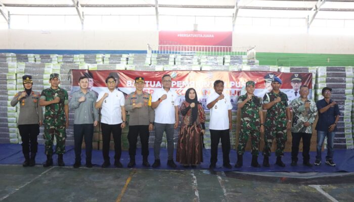 Pemko Binjai Serahkan Bantuan Pemerintah Pusat Kepada Warga Terdampak Banjir