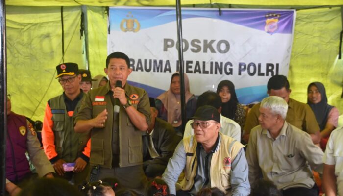 Kepala BNPB Kunjungi Pengungsi Gunung Bur Ni Telong: Tetap Tenang