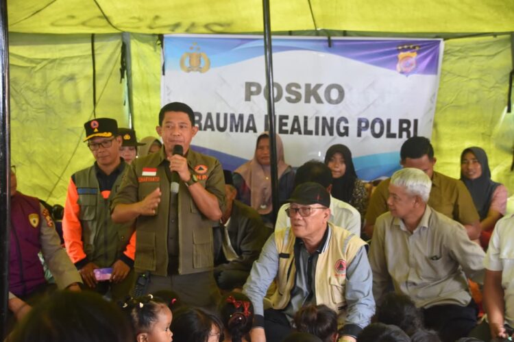 Kepala BNPB Kunjungi Pengungsi Gunung Bur Ni Telong: Tetap Tenang