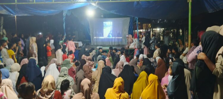 Warga Korban Banjir Di Besitang Hidupkan Suasana Malam Pergantian Tahun Dengan Zikir