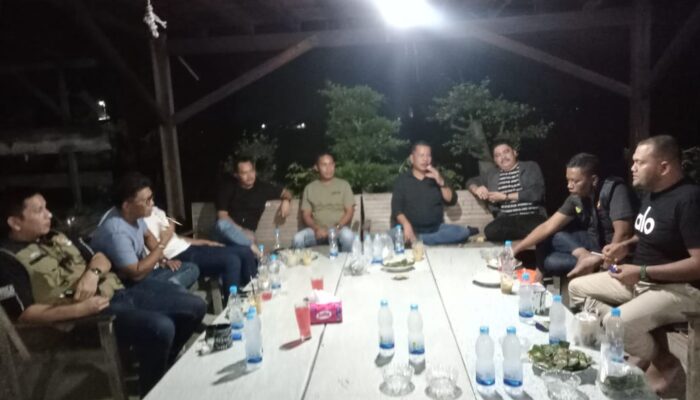 Tim Satgas KONI Aceh Dijamu Anggota DPRA Usai Salurkan Bantuan Ke Wilayah Timur