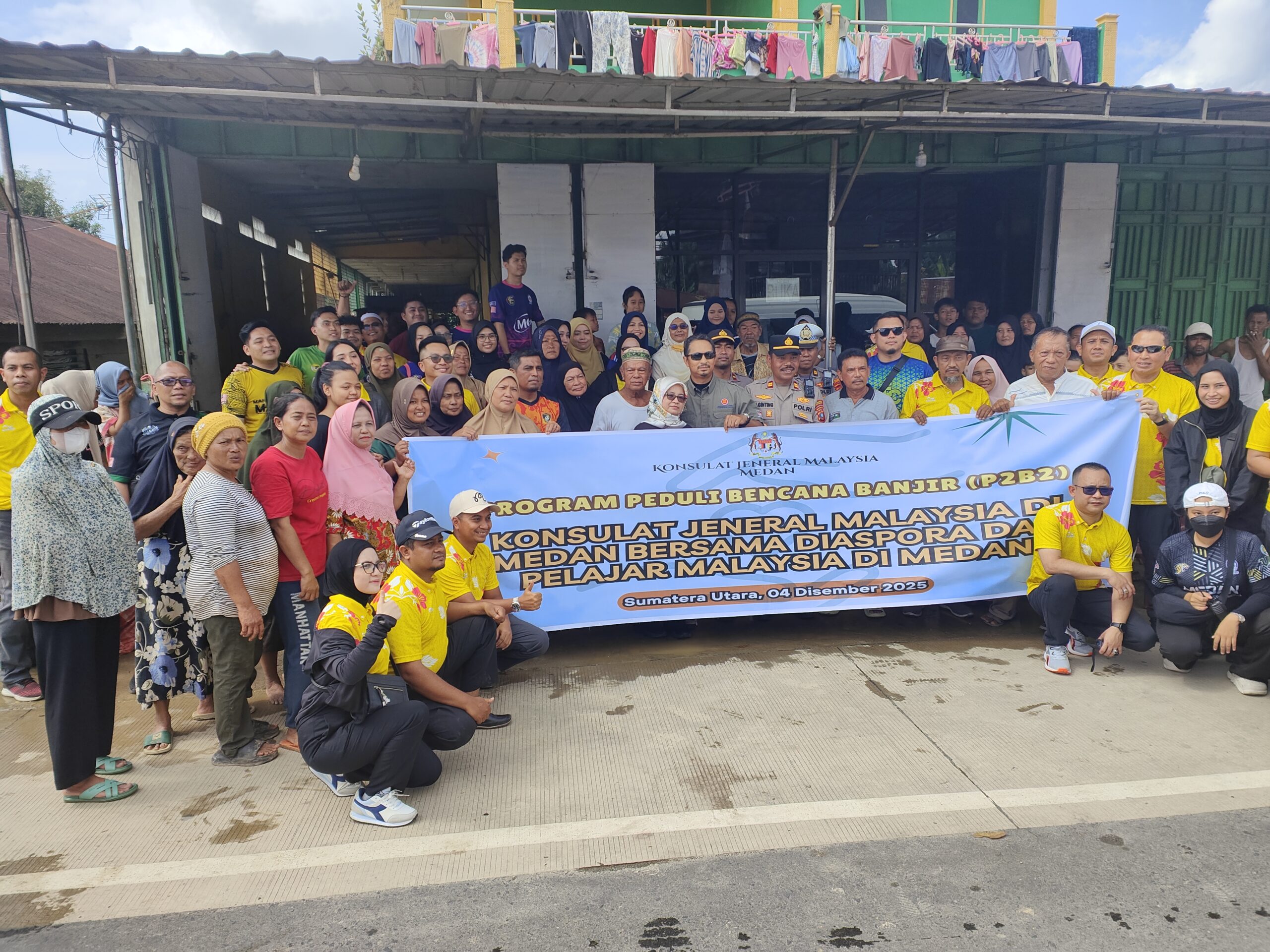 Konjen Malaysia Antarkan Bantuan Kemanusiaan Peduli Bencana Sumut untuk Korban Banjir Tanjung Pura