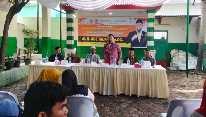Dengar Keluhan Warga, dr. Ade Taufiq Siap Uruskan KTP Rusak dan Masalah BPJS