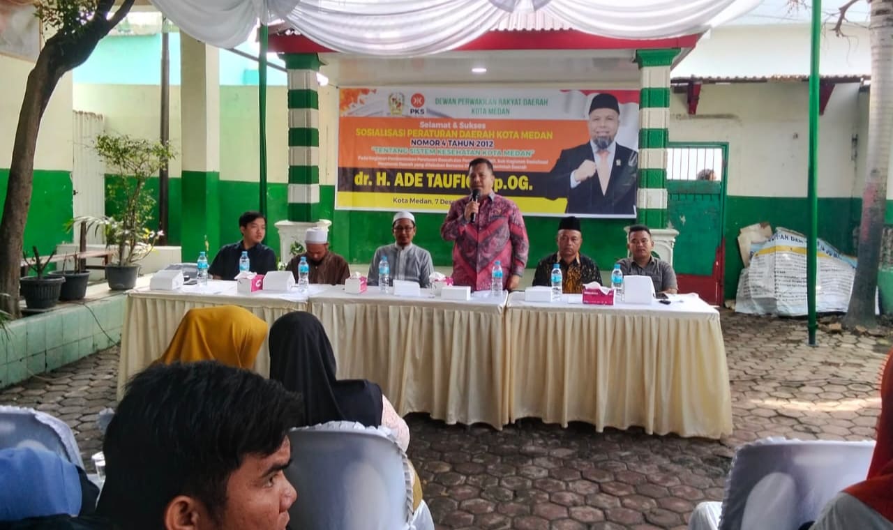 Dengar Keluhan Warga, dr. Ade Taufiq Siap Uruskan KTP Rusak dan Masalah BPJS