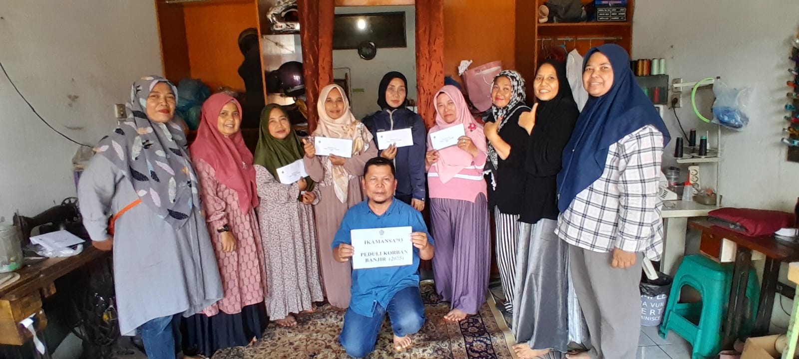 IKAMANSA Angkatan 93 Bantu Alumni Terdampak Banjir