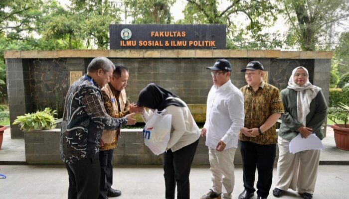USU Terima Bantuan Kemanusiaan BTN Untuk Korban Banjir Sivitas Akademika