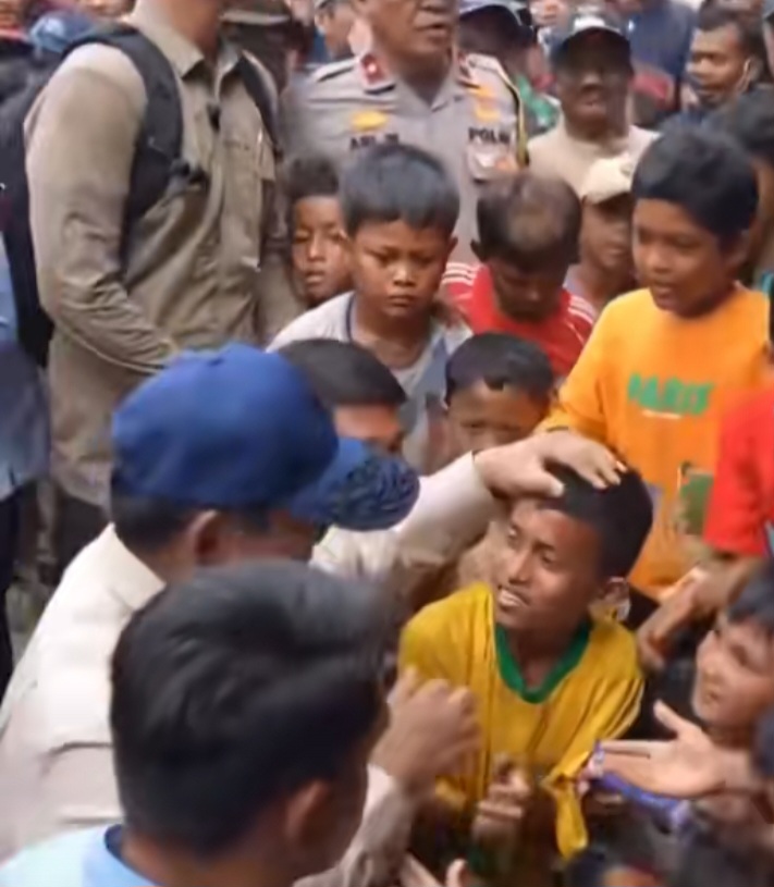 Tinjau Pengungsi Aceh Tamiang, Prabowo Minta Maaf Kalau Kebutuhan Belum Terpenuhi