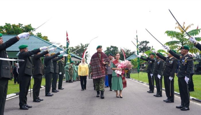Penyambutan Pangdam I/BB Dan Ketua Persit KCK Daerah I/BB Di Makodam I/BB