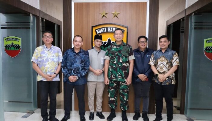 Rianto SH MH / Anto Genk CEO Sumut24 Group Silaturahmi Dengan Pangdam I BB, Bersama Sultan Deli