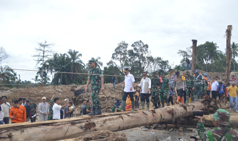 Pangdam I/BB Kunjungi Lokasi Bencana Di Tapanuli Selatan