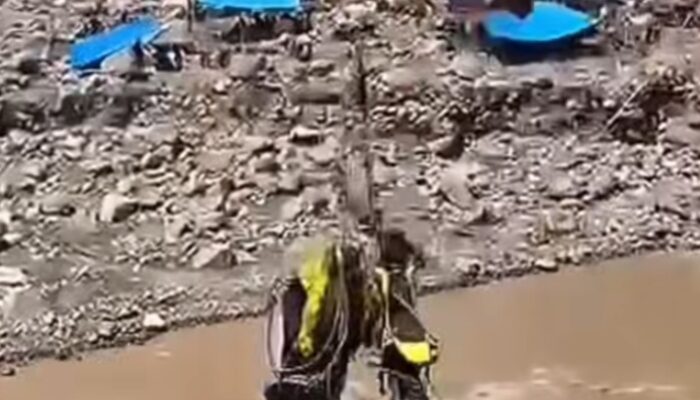 Wabup Hampir Naas, Tali Sling Penyeberangan Putus Saat Tinjau Korban Bencana Di Bergang