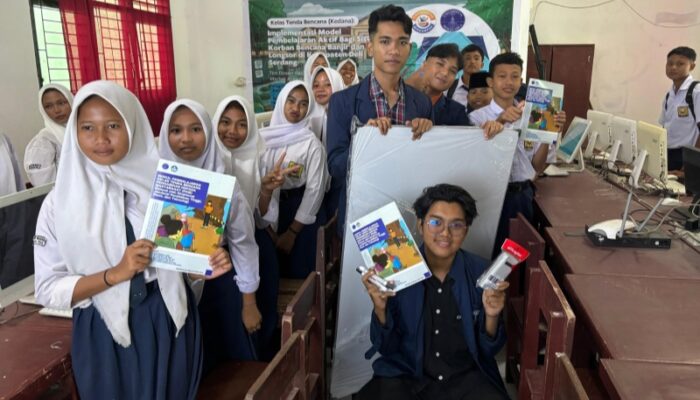 Tim Dosen UMA Beri Pembelajaran Aktif SMPN 7 Percut Seituan
