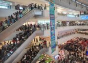 Pengunjung Ramaikan Mall Medan Jelang Tahun Baru
