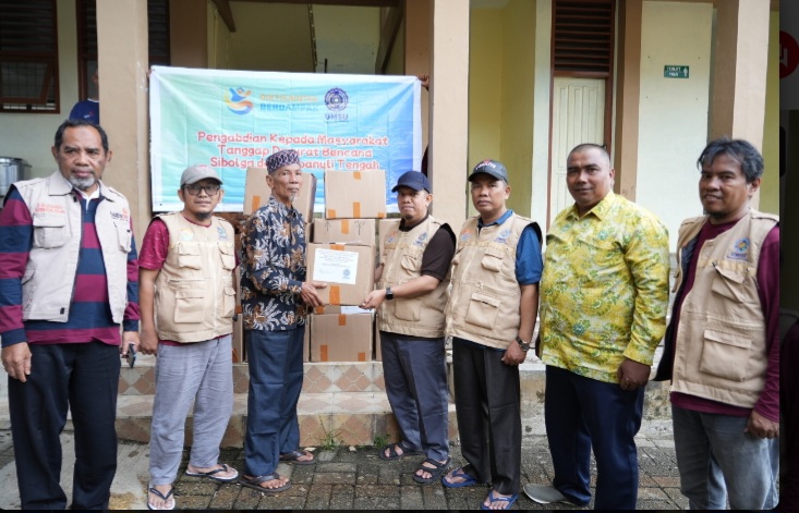 Didukung Kemendiktisaintek RI Tim PKM UMSU Salurkan Bantuan Korban Banjir Di Sibolga Dan Tapteng