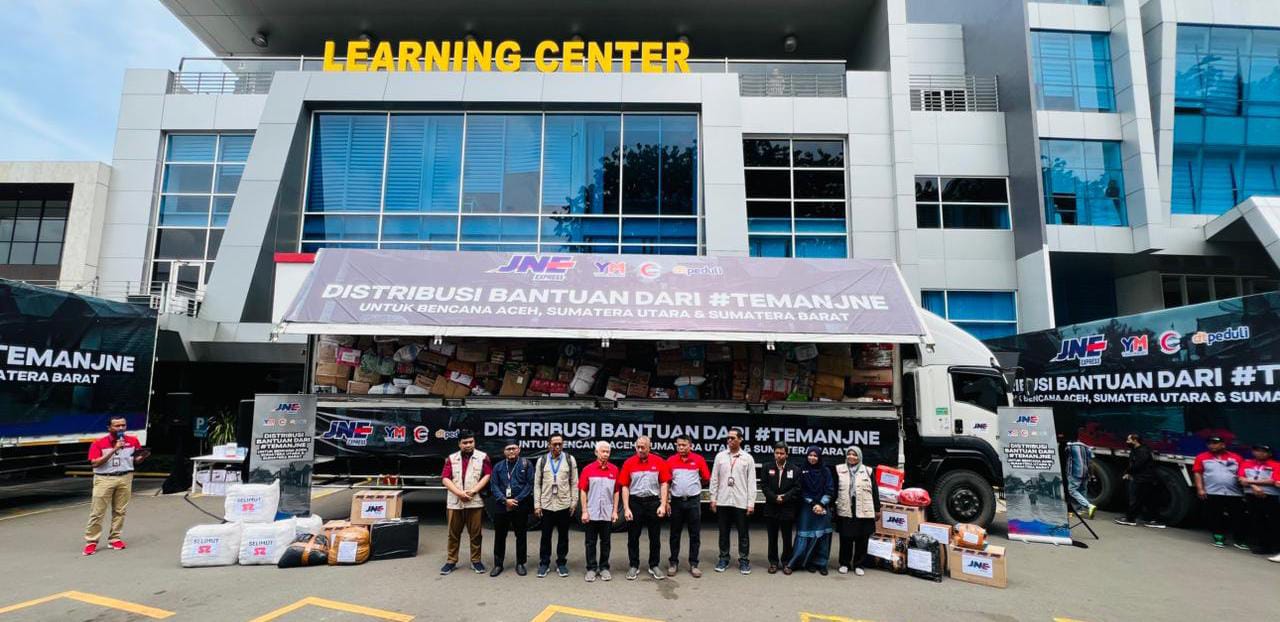 JNE Salurkan Bantuan Lebih 500 Ton Bantuan Untuk Korban Bencana Sumatera