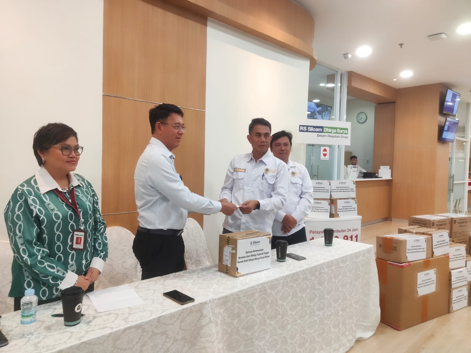 Siloam Gandeng KAGAMA Kirim Obat Dan Tenaga Medis Ke Tapteng–Sibolga