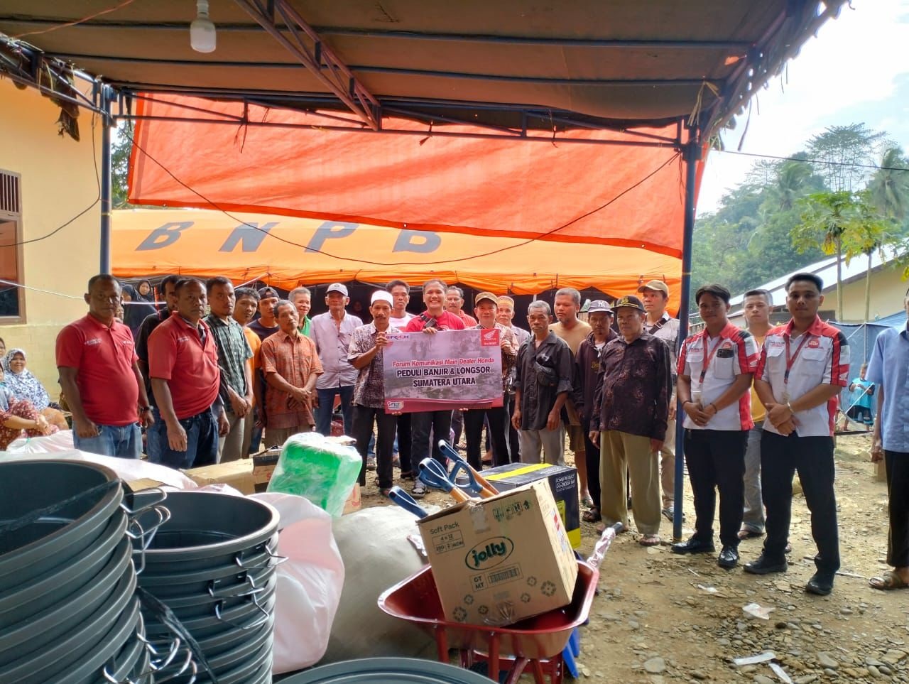 Indako – FKMD Honda Salurkan Bantuan Banjir Di Tapanuli Selatan