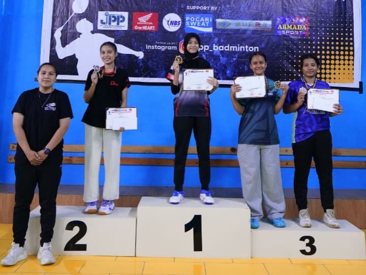 Sabrina Balqis Anwar Siswa SMA Harapan 3 Delitua Juara 1 Badminton Open Pelajar Sumut