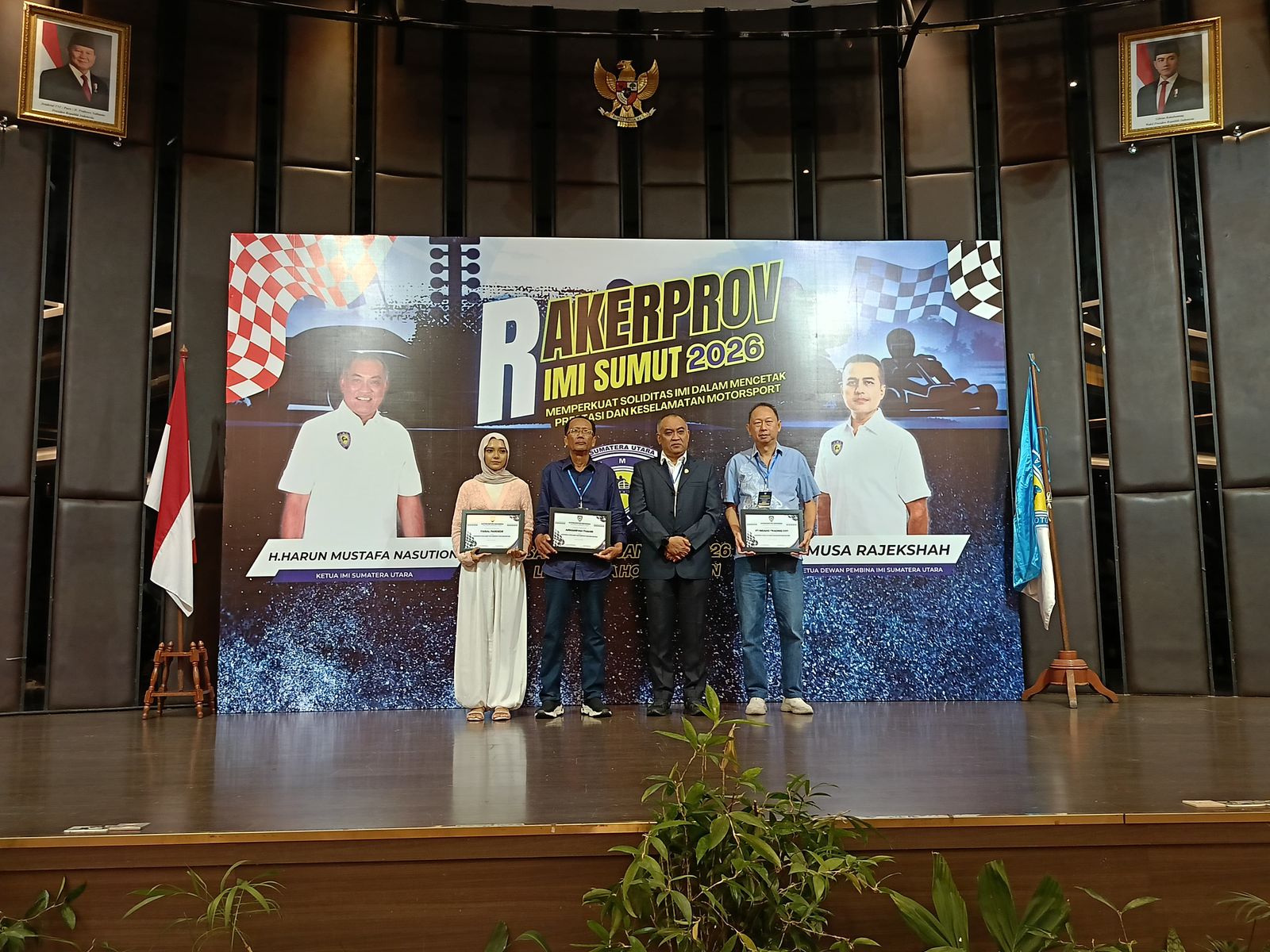 Dukung Dunia Otomotif Sumut, PT Indako Terima Penghargaan IMI