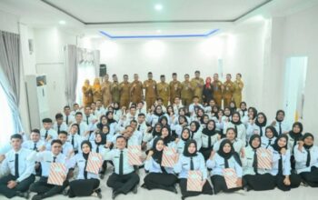 Wali Kota Padangsidimpuan Serahkan 67 SK PPPK Guru