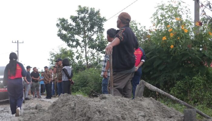 Bupati Dairi Ajak Warga Perbaiki Jalan Bersama: “Rap Paturehon Ma Hita”