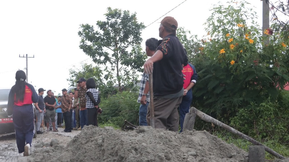 Bupati Dairi Ajak Warga Perbaiki Jalan Bersama: “Rap Paturehon Ma Hita”