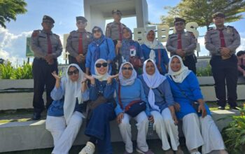 Polisi Patroli Humanis Di Parapat, Wisatawan Merasa Aman