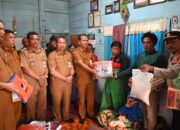 Bupati Humbahas Berikan Bantuan Korban Kebakaran Lintongnihuta
