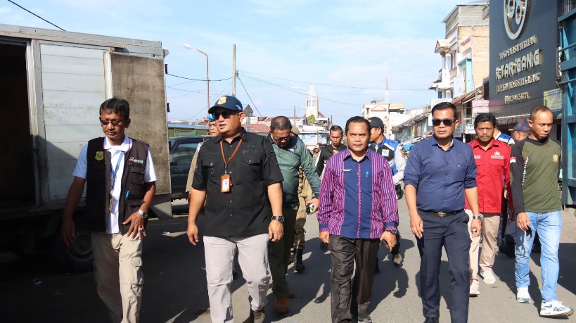 Wabup Dairi Pantau Penataan Pasar Sidikalang, Instruksikan Angkut Sampah