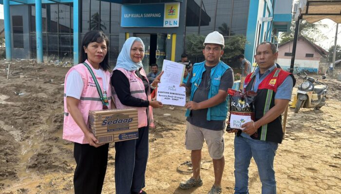 Srikandi PLN UIP Sumbagut Salurkan Bantuan Bagi Korban Banjir Aceh Tamiang