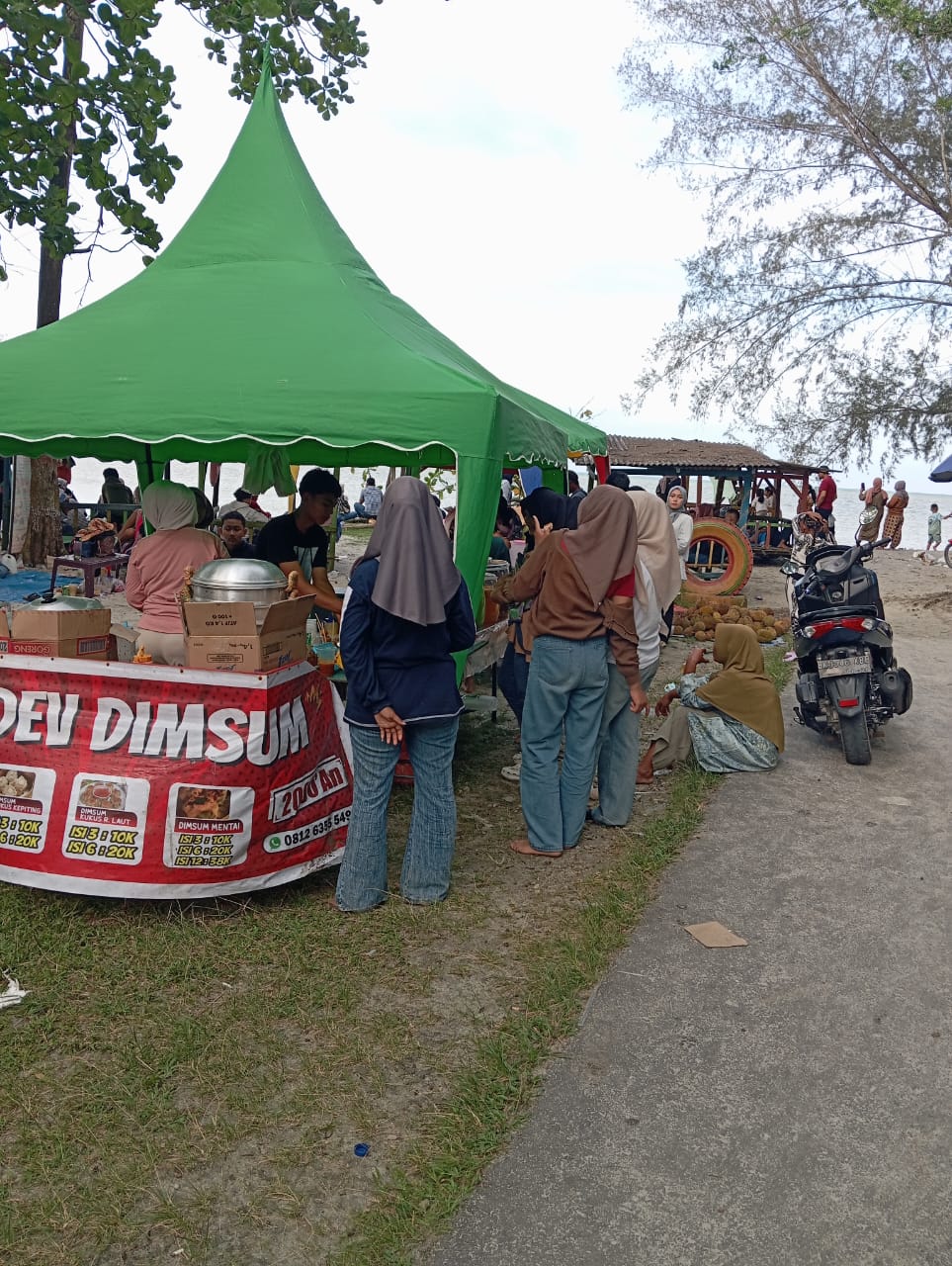 Libur Tahun Baru, Pantai Serambi Deli Dipadati Pengunjung
