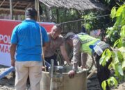 Polres Bireuen Bersihkan Sumur Korban Banjir Bandang Di Blang Me Kuta Blang