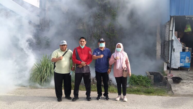 Antisipasi DBD Dan Malaria, Pemerintah Desa Sialang Buah Dan Puskesmas Teluk Mengkudu Fogging Serta Gotong Royong Massal