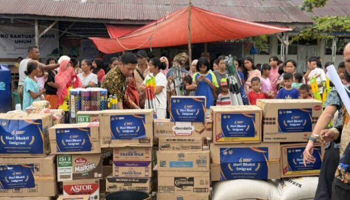 Imigrasi Berbakti: Kanwil Ditjen Imigrasi Sumut Salurkan Bantuan Sosial Korban Bencana Di Tapanuli Tengah