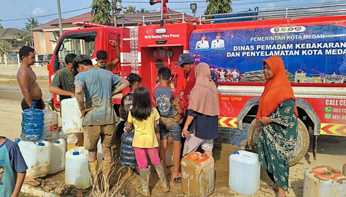 Misi Kemanusiaan Sebulan Penuh, Personel Damkarmat Kota Medan Bahu-Membahu Bersihkan Aceh Tamiang Pascabanjir