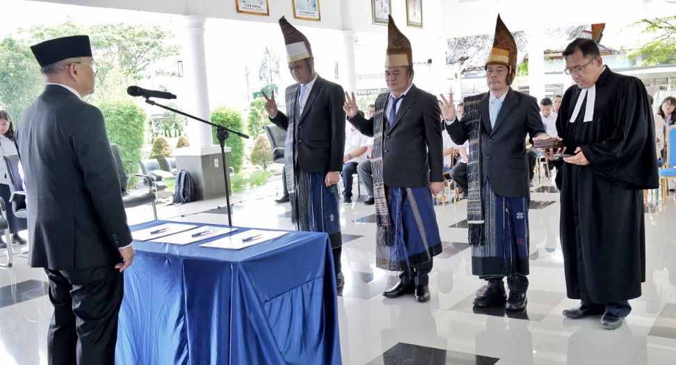 Bupati Anton Lantik Dewas PDAM Tirta Lihou Periode 2025-2029