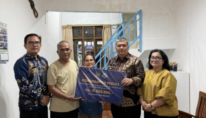 Imigrasi Sumut Salurkan Bantuan Imipas Peduli Ke Pegawai Imigrasi Sibolga Terdampak Bencana