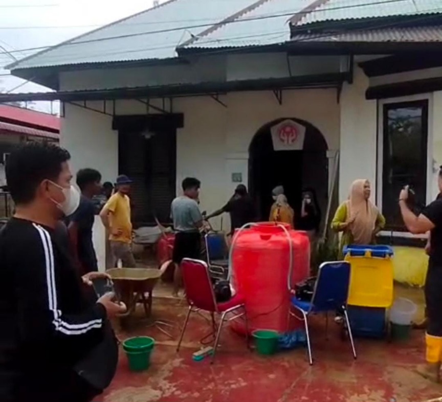 Pascabanjir Bandang, FUAD IAIN Dan Komunitas Rumah Sejarah Gotong Royong Bersihkan Situs Cagar Budaya