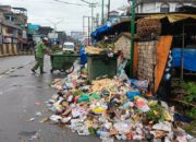 Sampah Menumpuk Di Jembatan Aek Mata, Warga Kota Panyabungan Heran